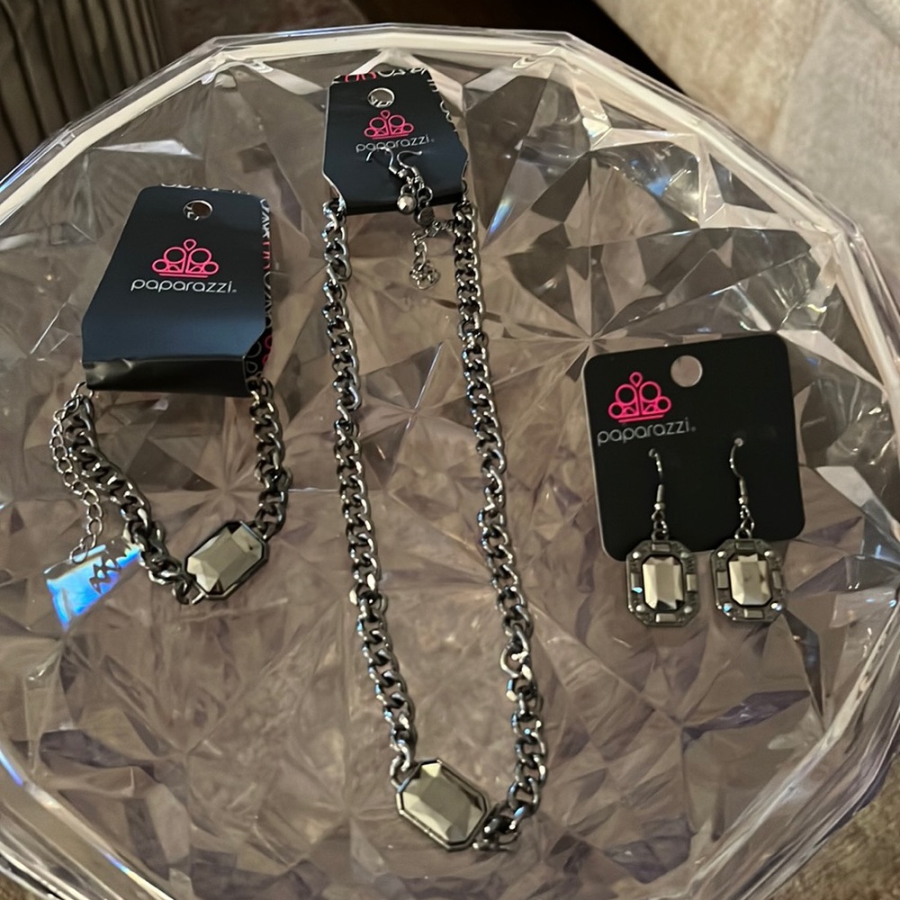 Paparazzi necklace, 2 earrings, bracelet gunmetal color